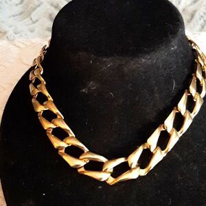 Lilly D. Vintage Chunkyv1970 Gold  Tone Large Link Necklace 19‎ Long
